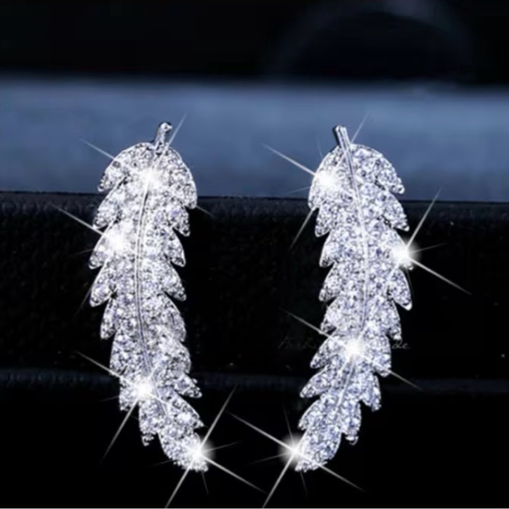 Silver Crystal Leaf Drop Earrings - Elegant Women's Jewelry